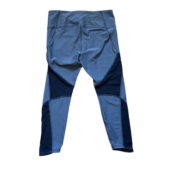 Under Armour Cropped Capri Tights Leggings Womens Size Large Gray Black Athlete - Picture 2 of 5